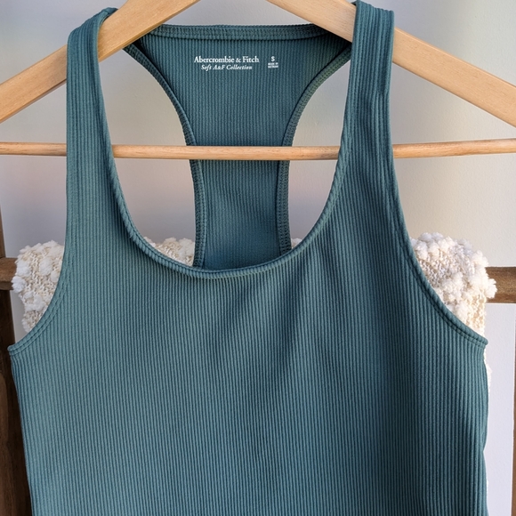 Abercrombie & Fitch Ribbed Racerback Top - Picture 5 of 8